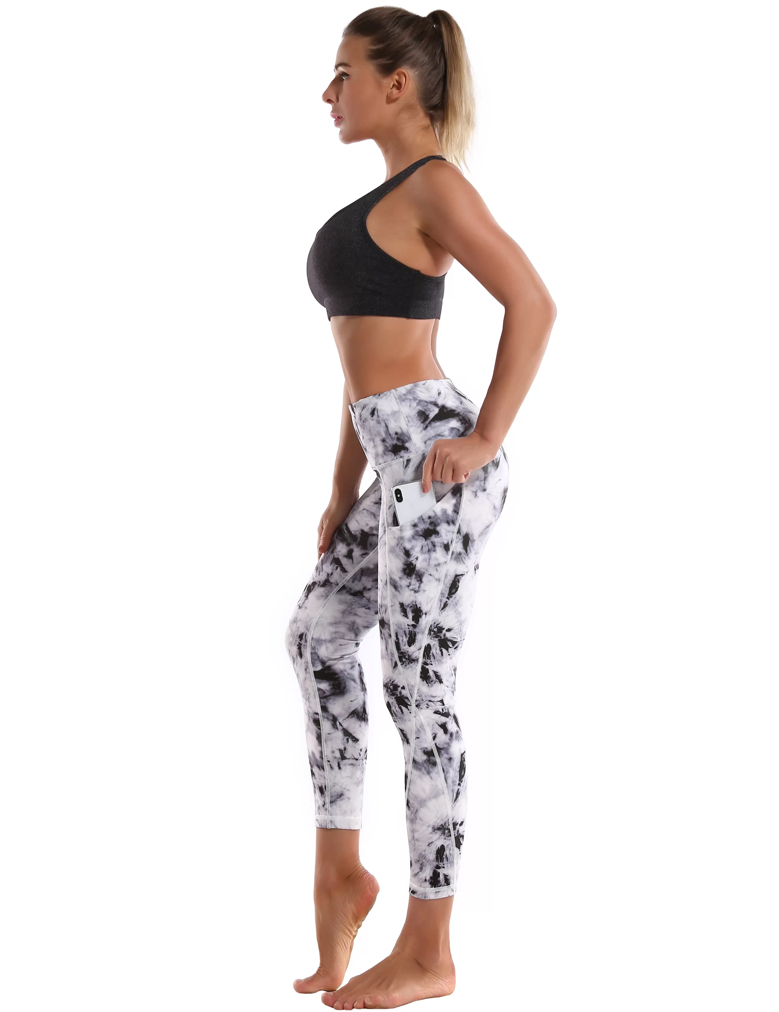 22 Printed Side Pockets Capris black dandelion_yogastudio